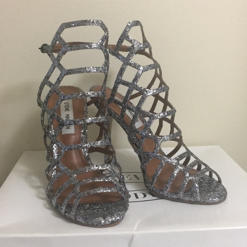 B1G1 🌟 Steve Madden sandals
